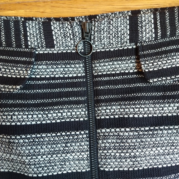 Reitmans | Black/White Zipper-front Skirt - Picture 3 of 6
